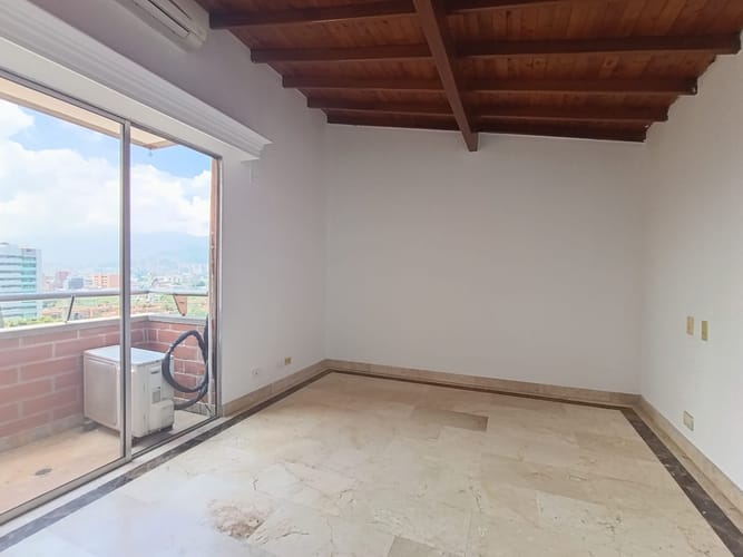 Apartamento de 3 alcobas en arriendo en El Poblado, Medellín, 121 m² · foto 5 de 17