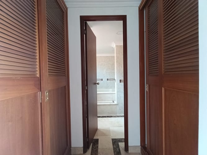 Apartamento de 3 alcobas en arriendo en El Poblado, Medellín, 121 m² · foto 6 de 17