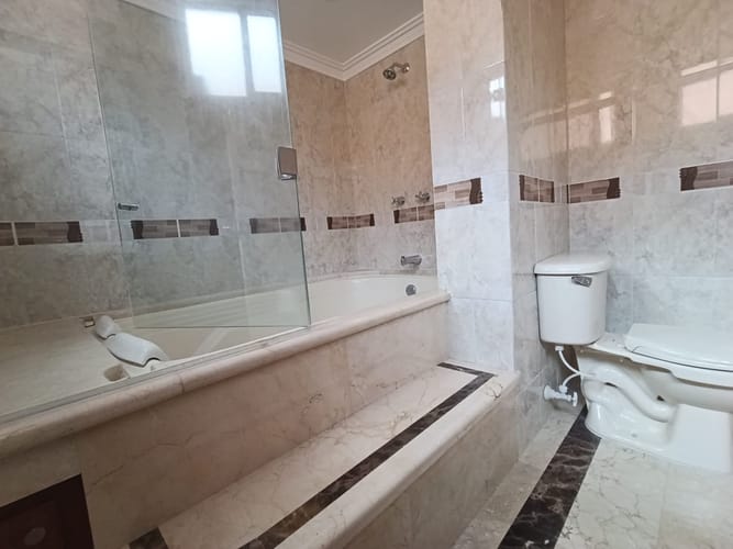 Apartamento de 3 alcobas en arriendo en El Poblado, Medellín, 121 m² · foto 7 de 17