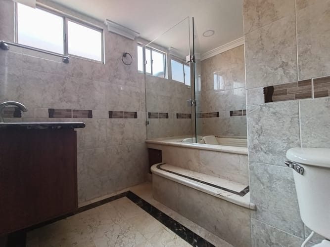 Apartamento de 3 alcobas en arriendo en El Poblado, Medellín, 121 m² · foto 8 de 17