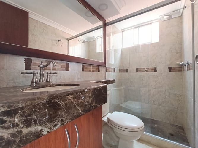 Apartamento de 3 alcobas en arriendo en El Poblado, Medellín, 121 m² · foto 11 de 17