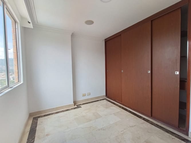 Apartamento de 3 alcobas en arriendo en El Poblado, Medellín, 121 m² · foto 12 de 17