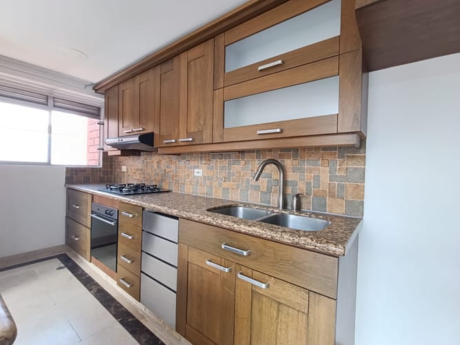 Apartamento de 3 alcobas en arriendo en El Poblado, Medellín, 121 m² · foto 15 de 17