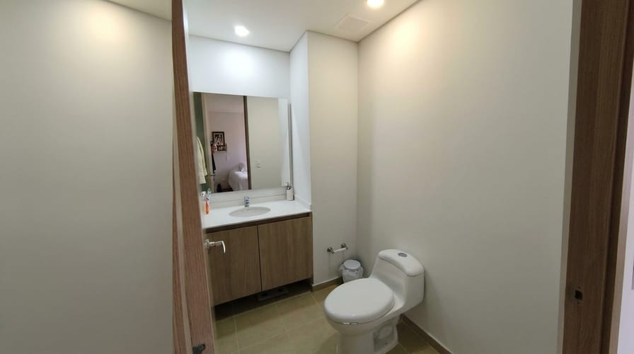 Apartamento de 3 alcobas en arriendo en Camino Verde, Envigado, 76 m² · foto 4 de 15