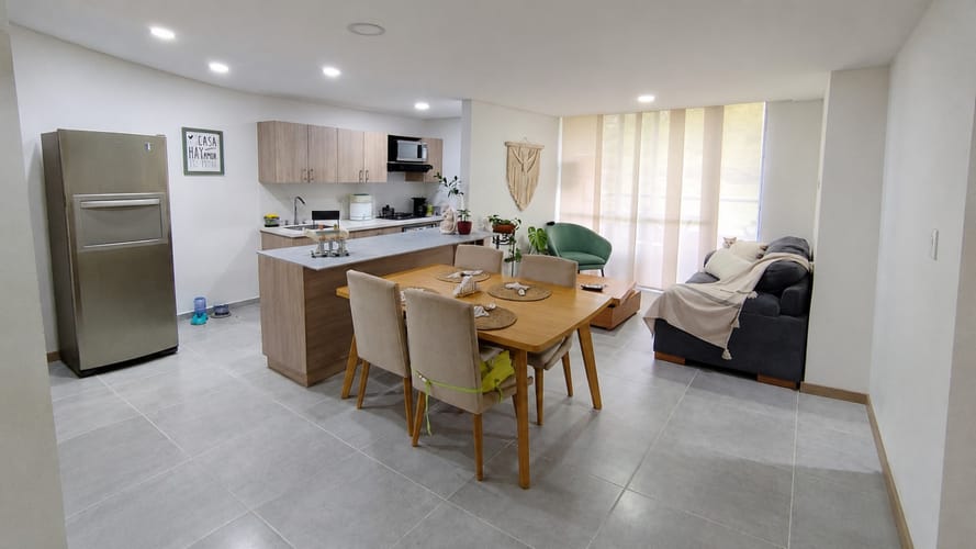 Apartamento de 3 alcobas en arriendo en Camino Verde, Envigado, 76 m² · foto 5 de 15