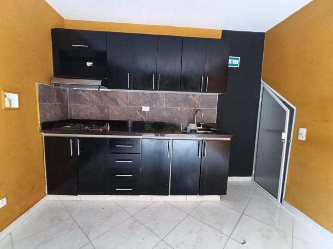 Local en arriendo en Los Naranjos, Envigado, 20 m² · foto 8 de 10
