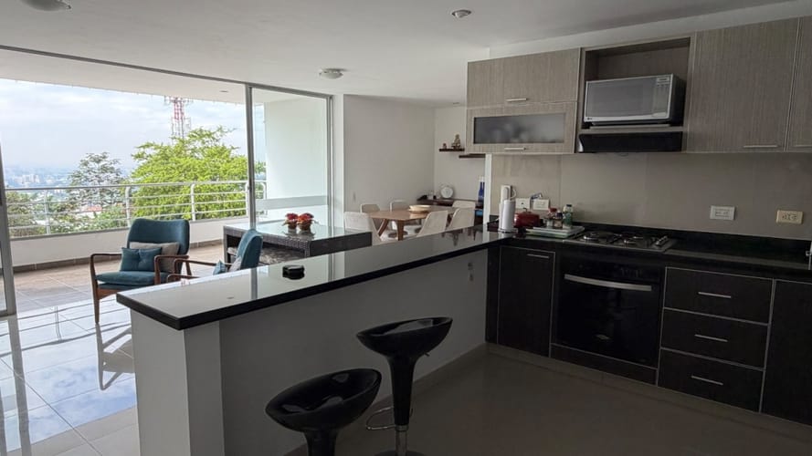 Apartamento de 3 alcobas en arriendo en Cristales, Cali, 117 m² · foto 2 de 17