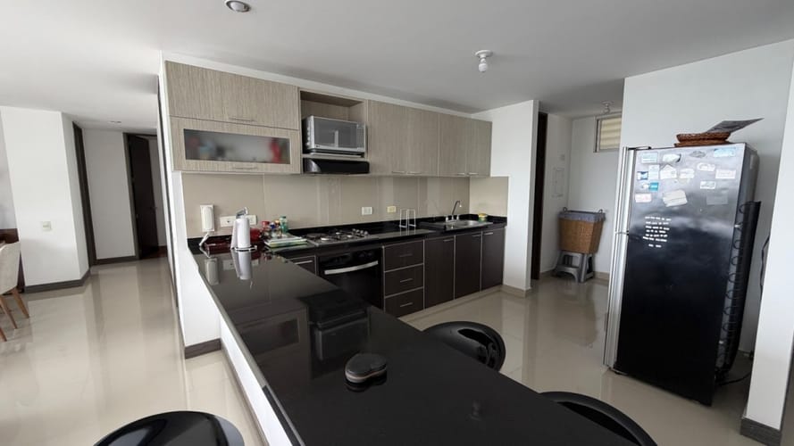 Apartamento de 3 alcobas en arriendo en Cristales, Cali, 117 m² · foto 3 de 17