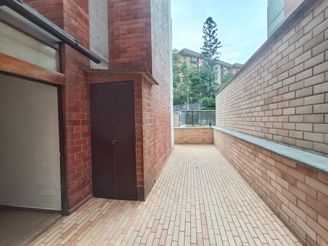 Apartamento de 2 alcobas en arriendo en Las Lomitas, Sabaneta, 134 m² · foto 2 de 19