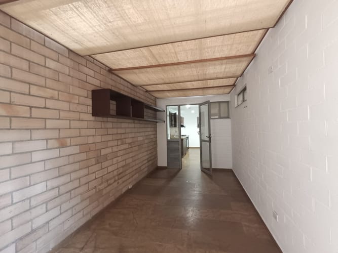 Apartamento de 2 alcobas en arriendo en Las Lomitas, Sabaneta, 134 m² · foto 3 de 19