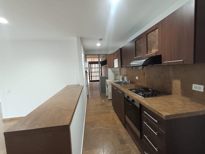 Apartamento de 2 alcobas en arriendo en Las Lomitas, Sabaneta, 134 m² · foto 5 de 19