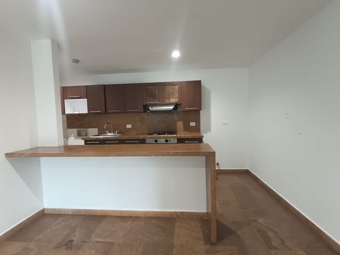 Apartamento de 2 alcobas en arriendo en Las Lomitas, Sabaneta, 134 m² · foto 6 de 19