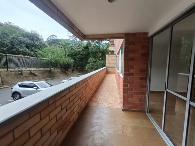 Apartamento de 2 alcobas en arriendo en Las Lomitas, Sabaneta, 134 m² · foto 17 de 19
