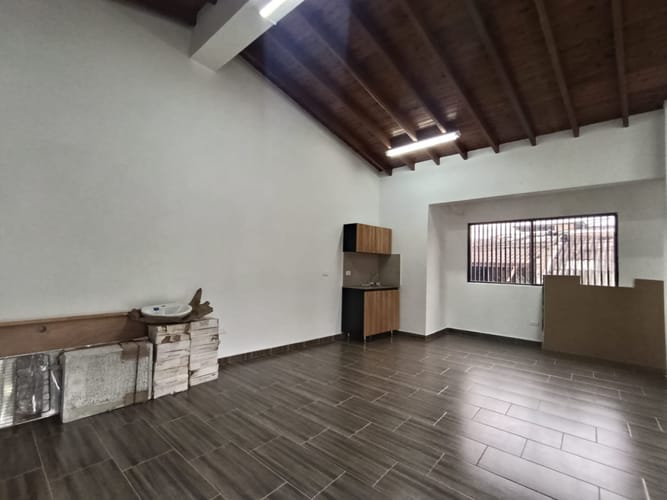 Oficina en arriendo en Cristo Rey, Medellín, 75 m² · foto 5 de 11