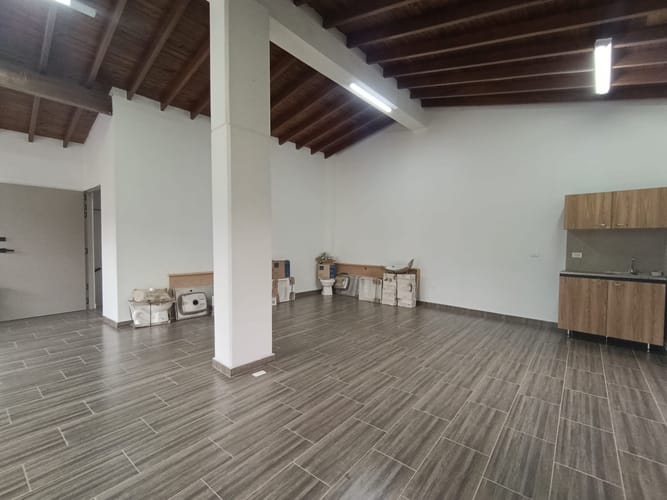 Oficina en arriendo en Cristo Rey, Medellín, 75 m² · foto 6 de 11