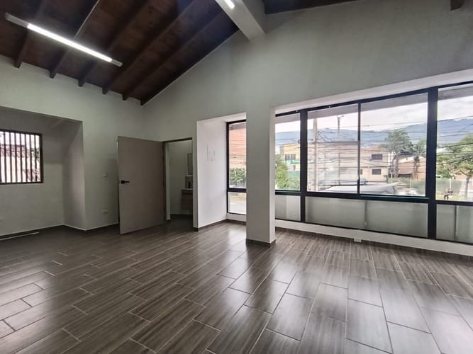 Oficina en arriendo en Cristo Rey, Medellín, 75 m² · foto 7 de 11