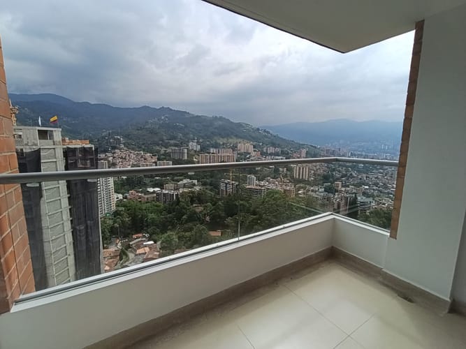 Apartamento de 2 alcobas en arriendo en Loma Del Escobero, Envigado, 92 m² · foto 6 de 16