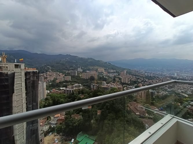 Apartamento de 2 alcobas en arriendo en Loma Del Escobero, Envigado, 92 m² · foto 7 de 16