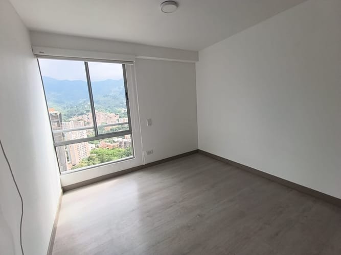 Apartamento de 2 alcobas en arriendo en Loma Del Escobero, Envigado, 92 m² · foto 11 de 16
