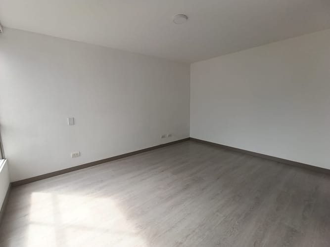 Apartamento de 2 alcobas en arriendo en Loma Del Escobero, Envigado, 92 m² · foto 12 de 16