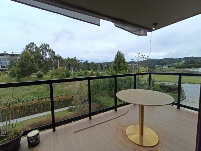 Apartamento de 2 alcobas en arriendo en Vía Las Palmas, Envigado, 89 m² · foto 2 de 20