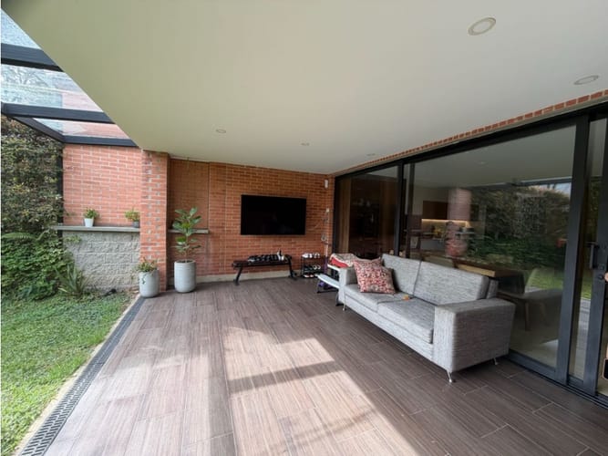 Casa de 3 alcobas en venta en Montessori, Envigado, 202 m² · foto 13 de 18