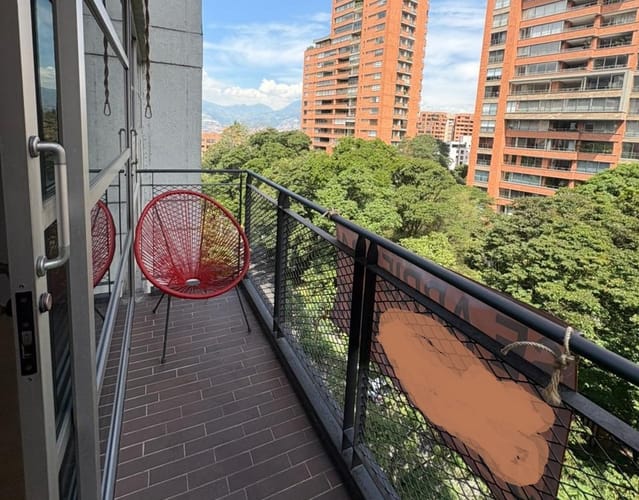 Apartaestudio en arriendo en El Poblado, Medellín, 62 m² · foto 2 de 11