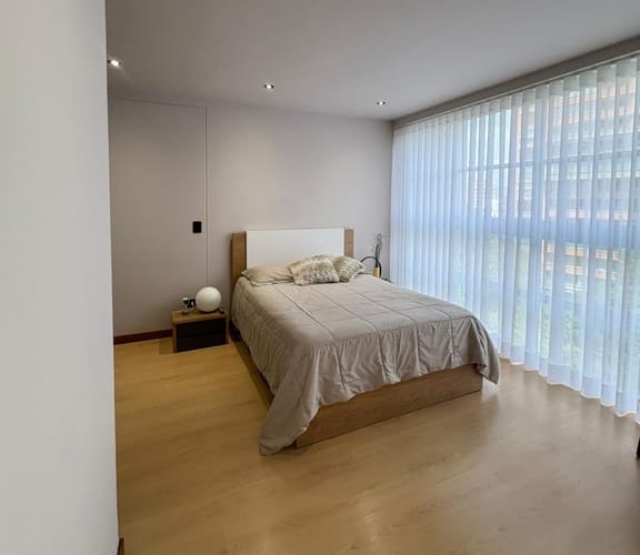 Apartaestudio en arriendo en El Poblado, Medellín, 62 m² · foto 5 de 11