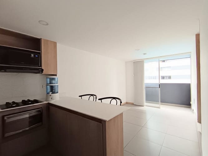 Apartamento de 1 alcoba en venta en Guayabal, Medellín, 38 m² · foto 2 de 16