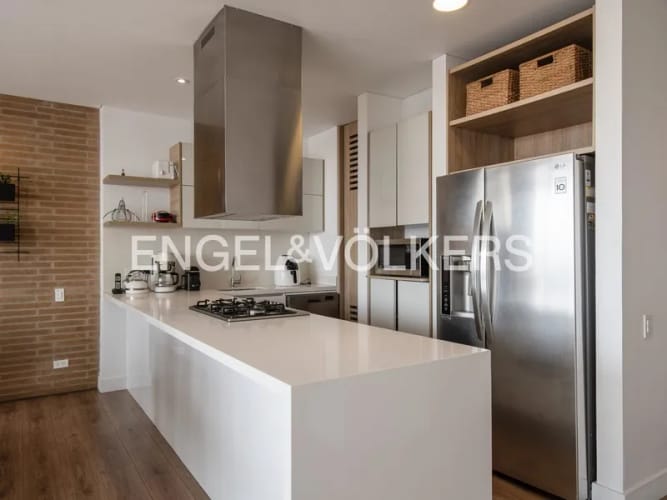 Apartamento de 3 alcobas en venta en Chicó Reservado, Bogotá, 161 m² · foto 8 de 23