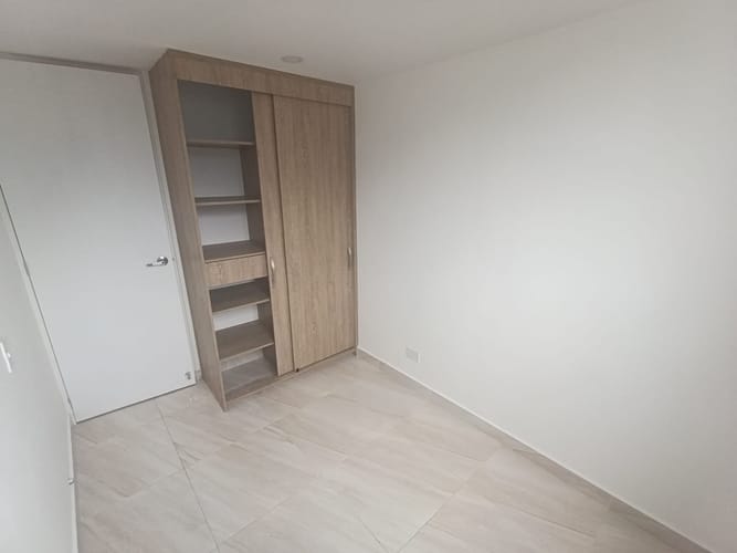 Apartamento de 3 alcobas en arriendo en Bucaros, Bello, 58 m² · foto 10 de 16