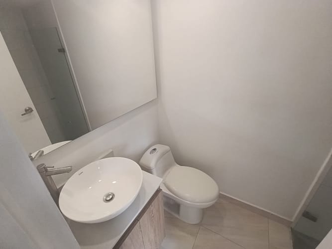 Apartamento de 3 alcobas en arriendo en Bucaros, Bello, 58 m² · foto 16 de 16
