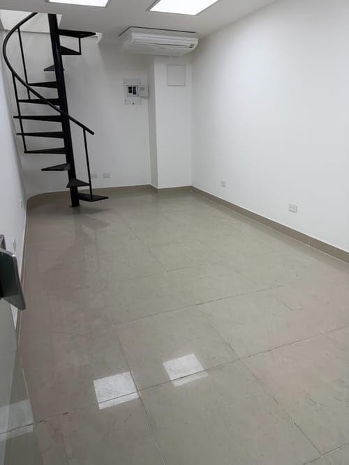 Oficina en arriendo en Manila, Medellín, 40 m² · foto 2 de 8