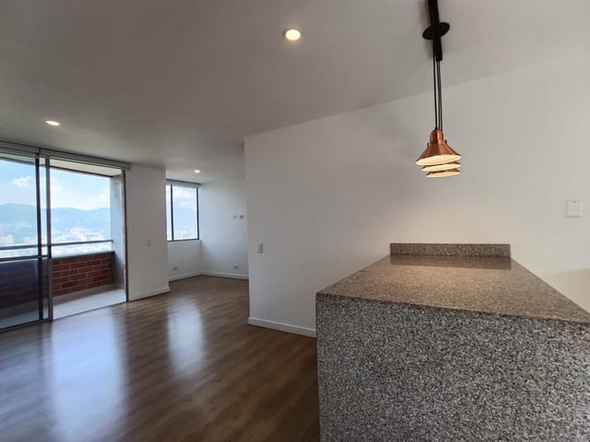 Apartamento de 2 alcobas en arriendo en Loma Del Esmeraldal, Envigado, 78 m² · foto 3 de 20