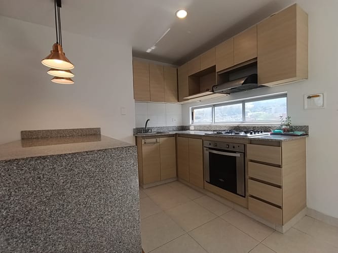 Apartamento de 2 alcobas en arriendo en Loma Del Esmeraldal, Envigado, 78 m² · foto 4 de 20