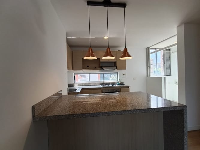 Apartamento de 2 alcobas en arriendo en Loma Del Esmeraldal, Envigado, 78 m² · foto 5 de 20