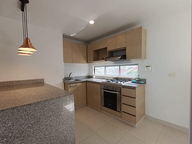 Apartamento de 2 alcobas en arriendo en Loma Del Esmeraldal, Envigado, 78 m² · foto 6 de 20