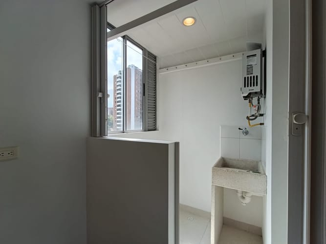 Apartamento de 2 alcobas en arriendo en Loma Del Esmeraldal, Envigado, 78 m² · foto 18 de 20