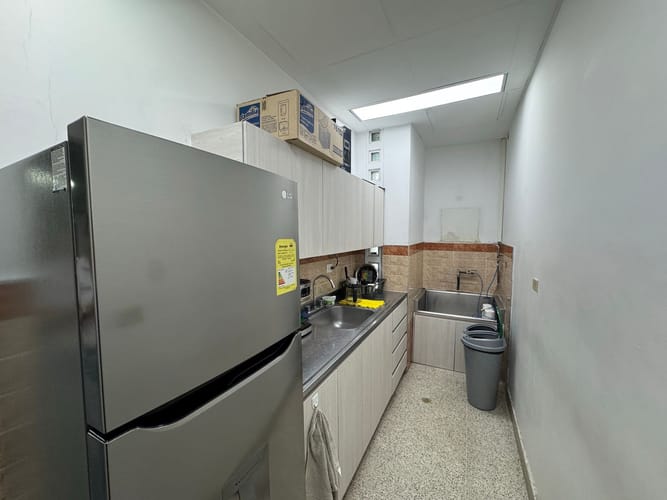 Oficina en arriendo en El Poblado, Medellín, 179 m² · foto 2 de 10