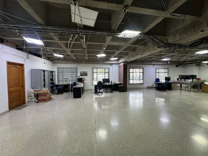 Oficina en arriendo en El Poblado, Medellín, 179 m² · foto 3 de 10