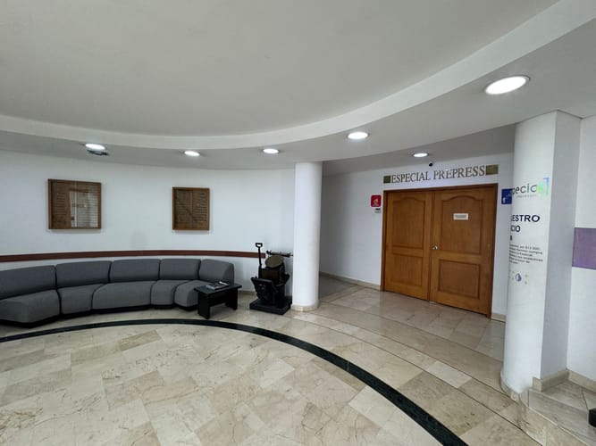 Oficina en arriendo en El Poblado, Medellín, 179 m² · foto 4 de 10