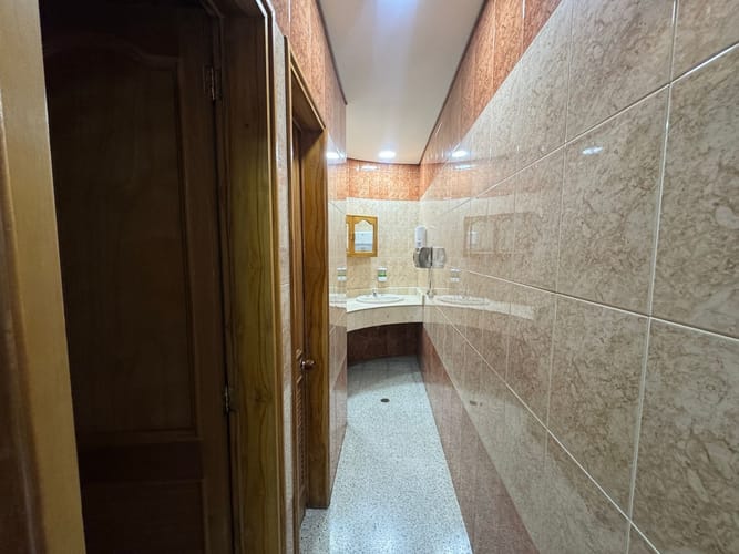 Oficina en arriendo en El Poblado, Medellín, 179 m² · foto 6 de 10