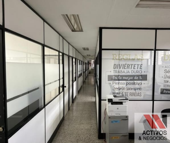 Bodega en venta en El Poblado, Medellín · foto 4 de 4