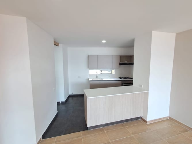 Apartamento de 3 alcobas en arriendo en Los Balsos, Medellín, 102 m² · foto 2 de 24
