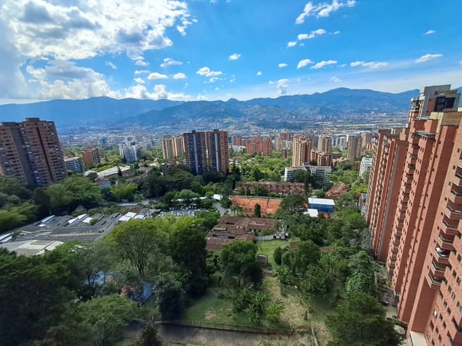 Apartamento de 3 alcobas en arriendo en Los Balsos, Medellín, 102 m² · foto 6 de 24