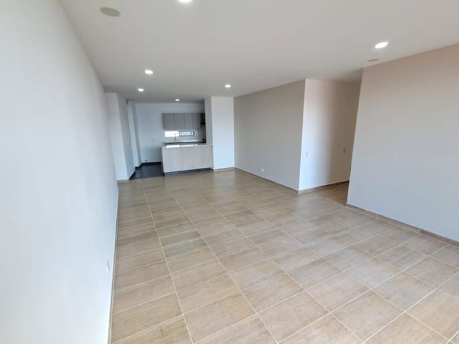 Apartamento de 3 alcobas en arriendo en Los Balsos, Medellín, 102 m² · foto 10 de 24