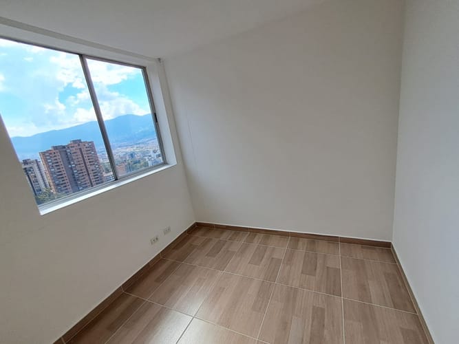 Apartamento de 3 alcobas en arriendo en Los Balsos, Medellín, 102 m² · foto 12 de 24