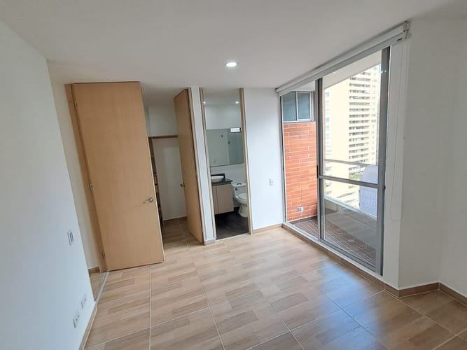 Apartamento de 3 alcobas en arriendo en Los Balsos, Medellín, 102 m² · foto 18 de 24