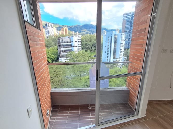 Apartamento de 3 alcobas en arriendo en Los Balsos, Medellín, 102 m² · foto 21 de 24