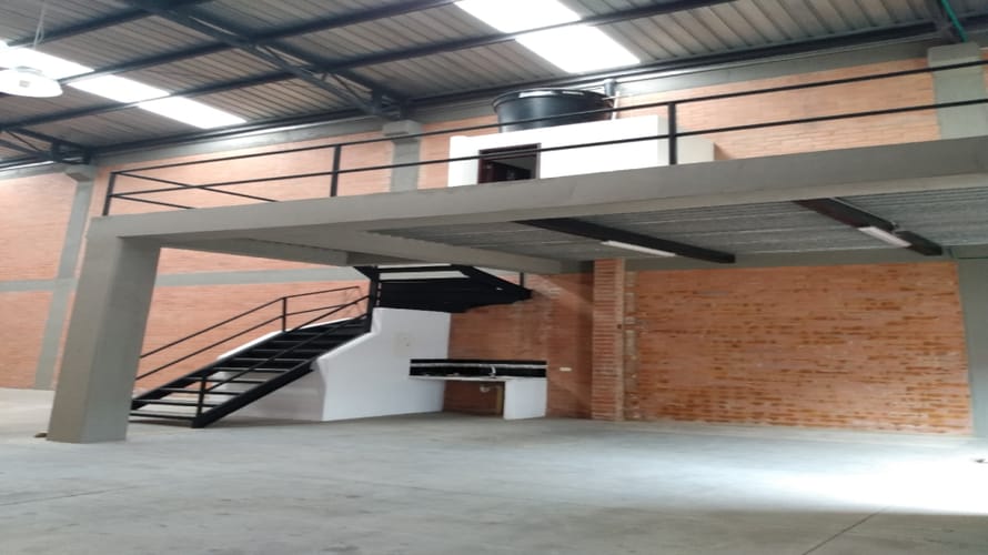 Bodega en arriendo en Vereda La Granja, Zipaquirá, 233 m² · foto 2 de 6